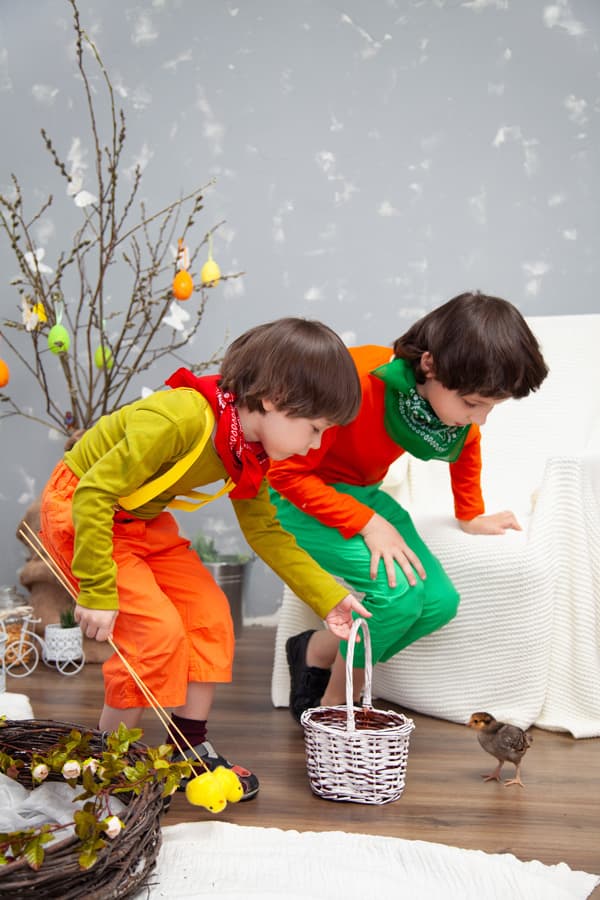Niños en sesión de psicología infantil en Bogotá