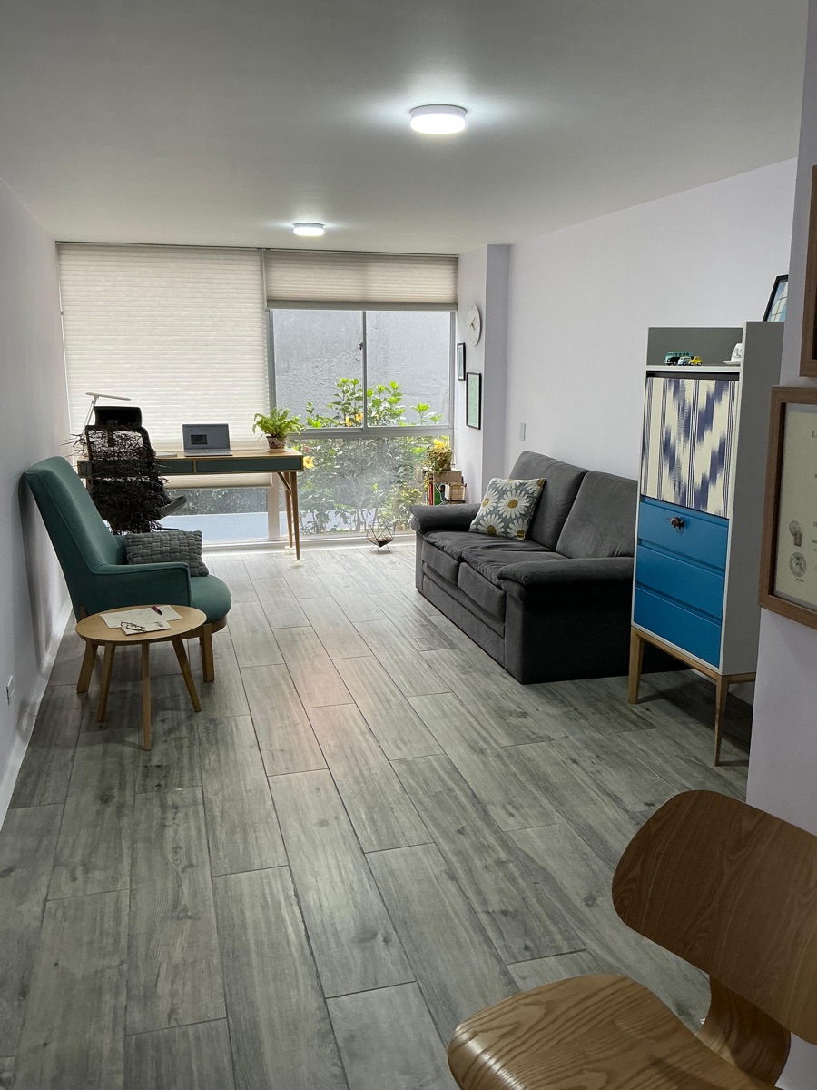 Vista general del consultorio de Andrea Parra en Bogotá